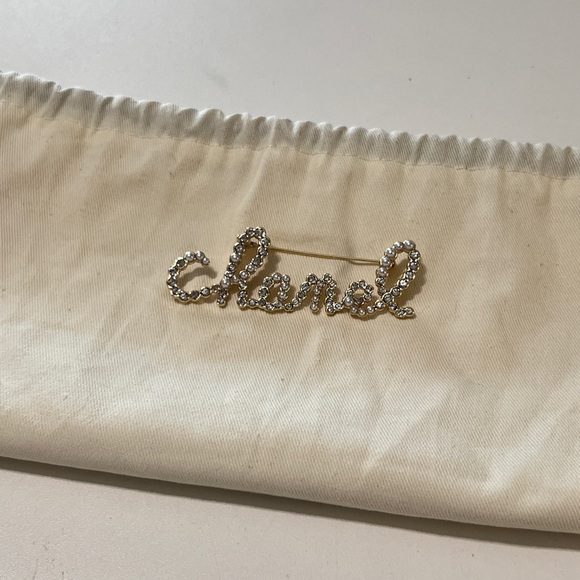 CHANEL Jewelry - Chanel vintage crystal Gold Brooch